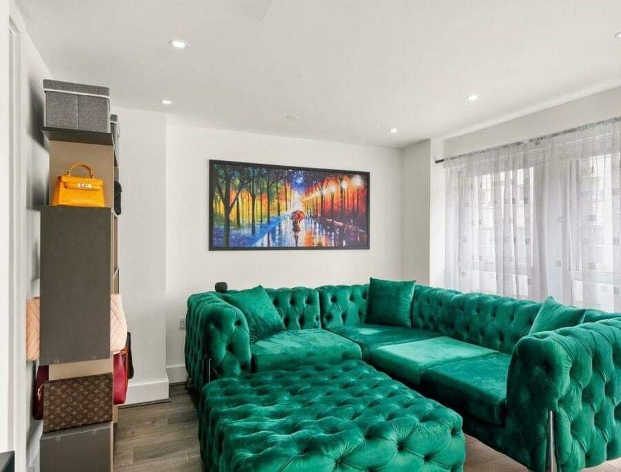 Apartment for sale in London, Building 22 Cadogan Road, Woolwich, SE18 6YU, 684 m²