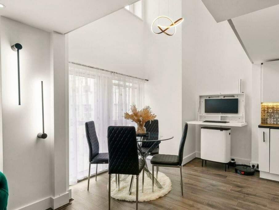 Apartment for sale in London, Building 22 Cadogan Road, Woolwich, SE18 6YU, 684 m²