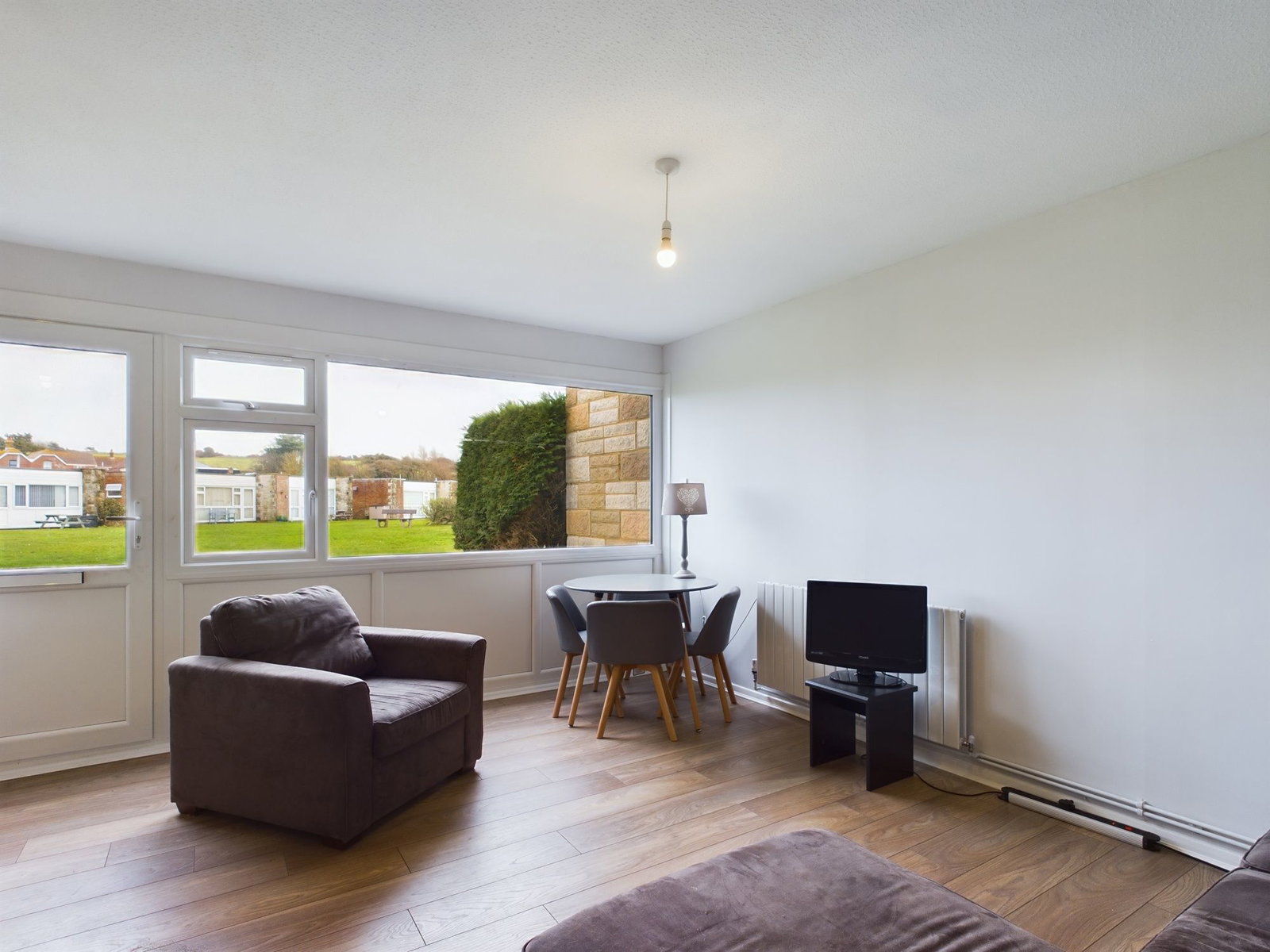 Semi Detached Bungalow in Freshwater
