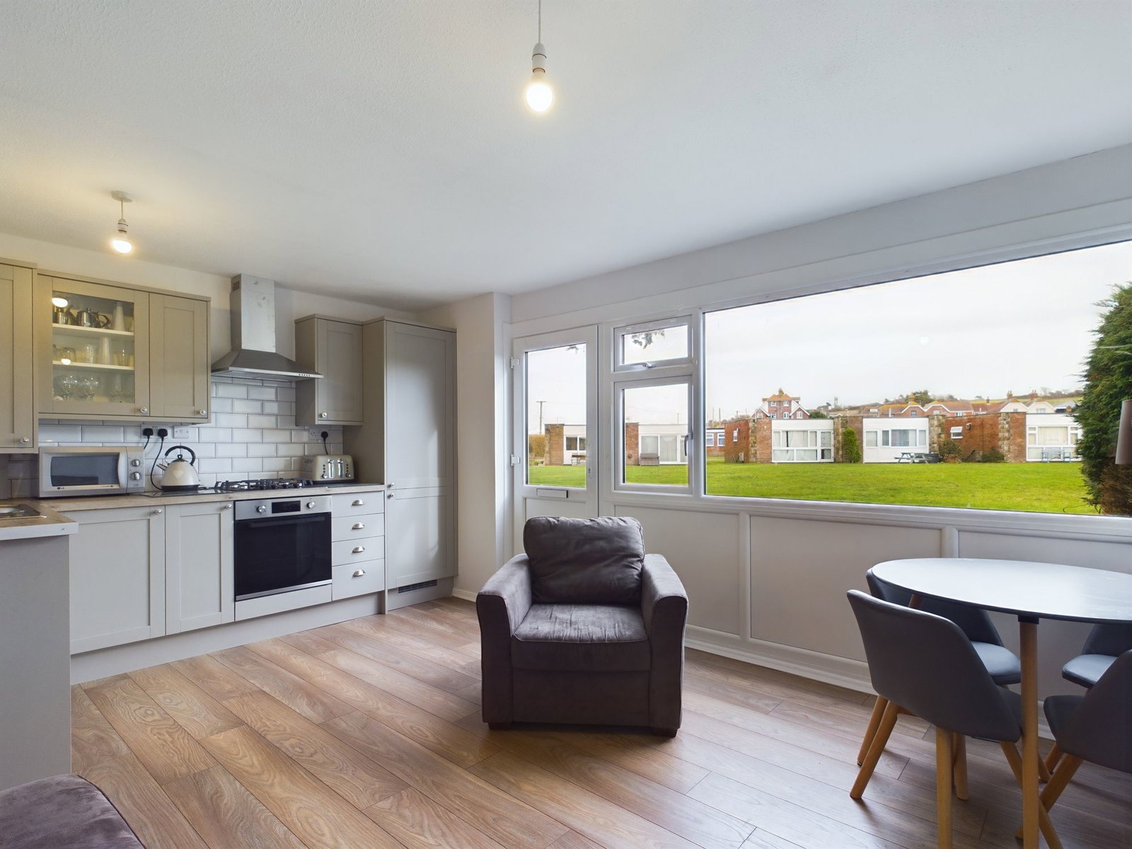 Semi Detached Bungalow in Freshwater