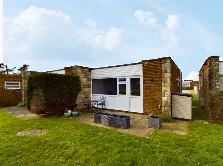 Semi Detached Bungalow in Freshwater