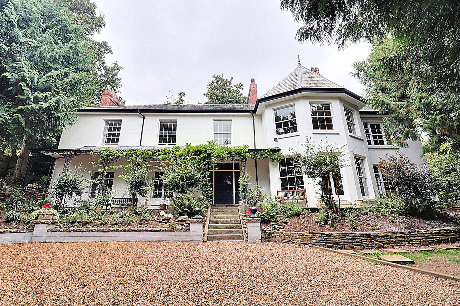 Detached House in Cardiff