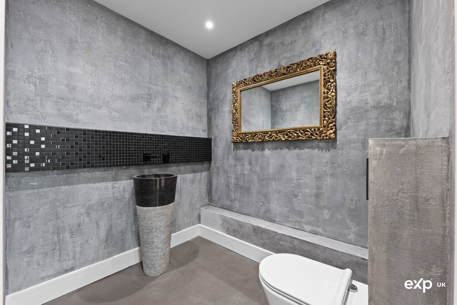 Detached House in Nottingham