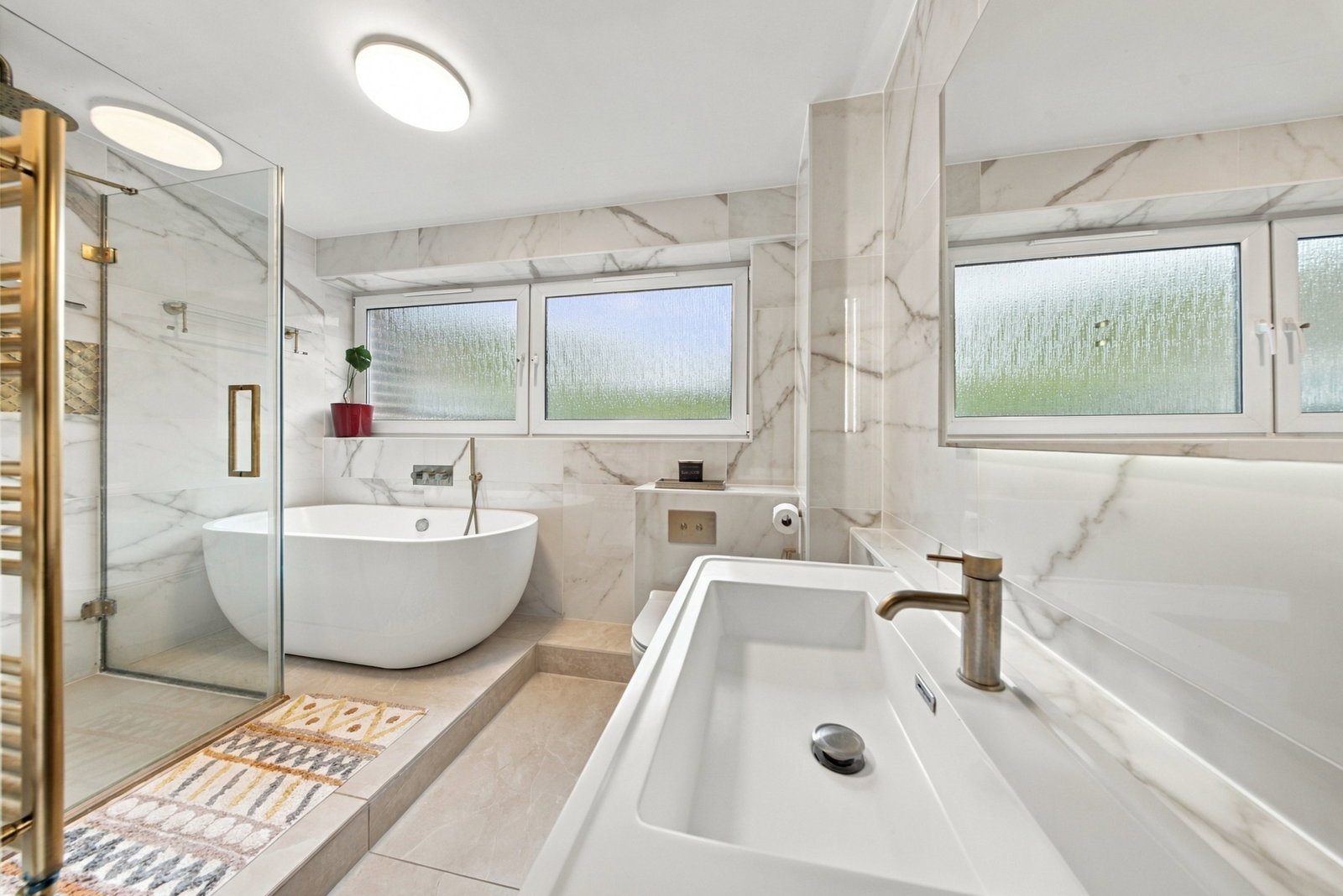 Flat for sale in London, Marcourt Lawns, Ealing, W5, 1039 m²