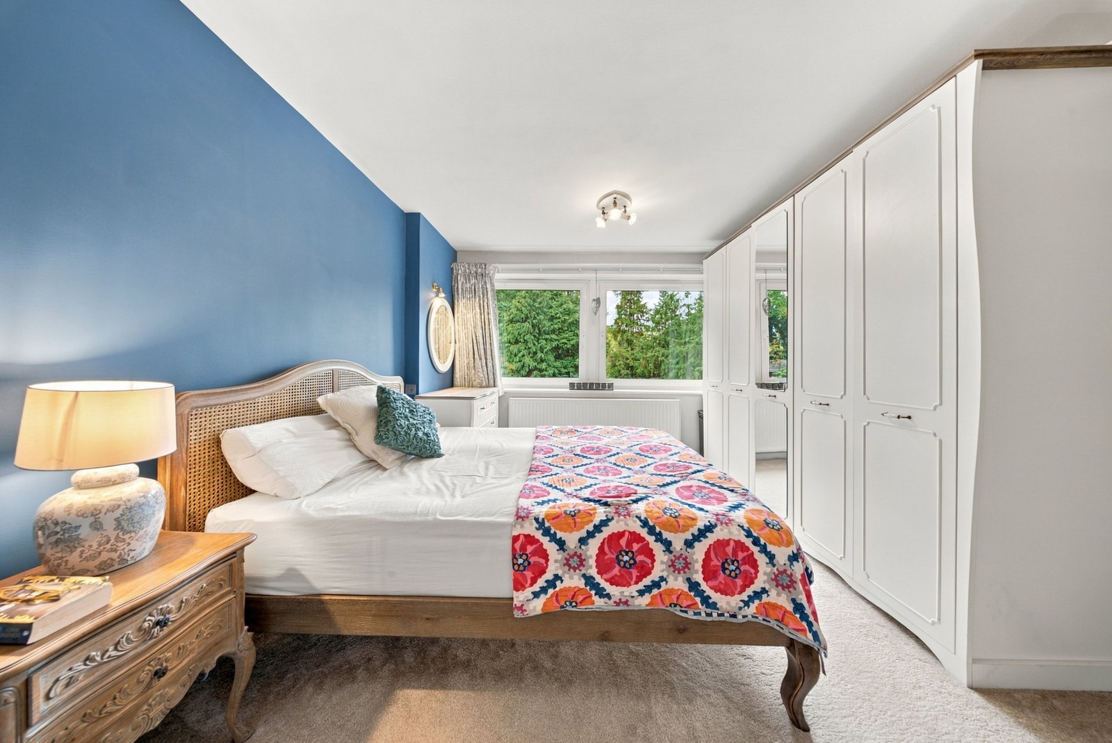 Flat for sale in London, Marcourt Lawns, Ealing, W5, 1039 m²