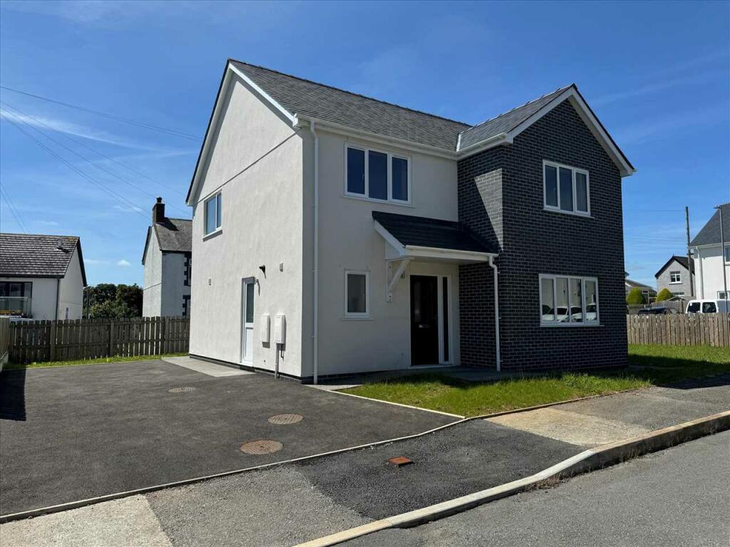 Detached House in Llanfair PG