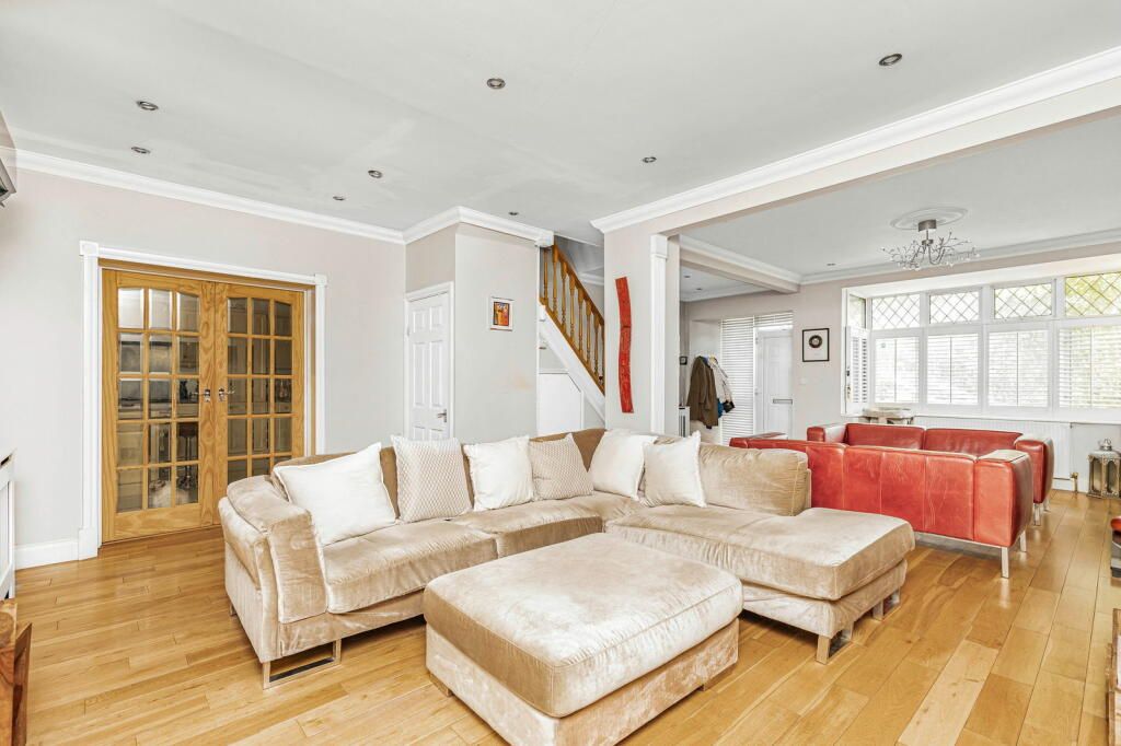 Semi Detached House in Twickenham