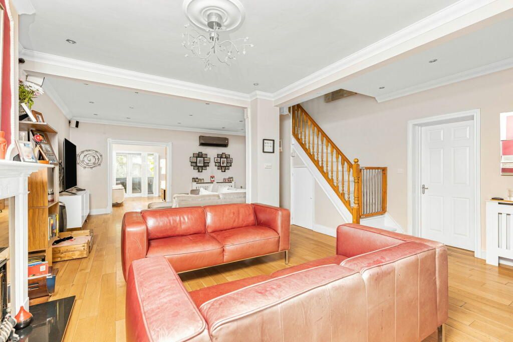 Semi Detached House in Twickenham