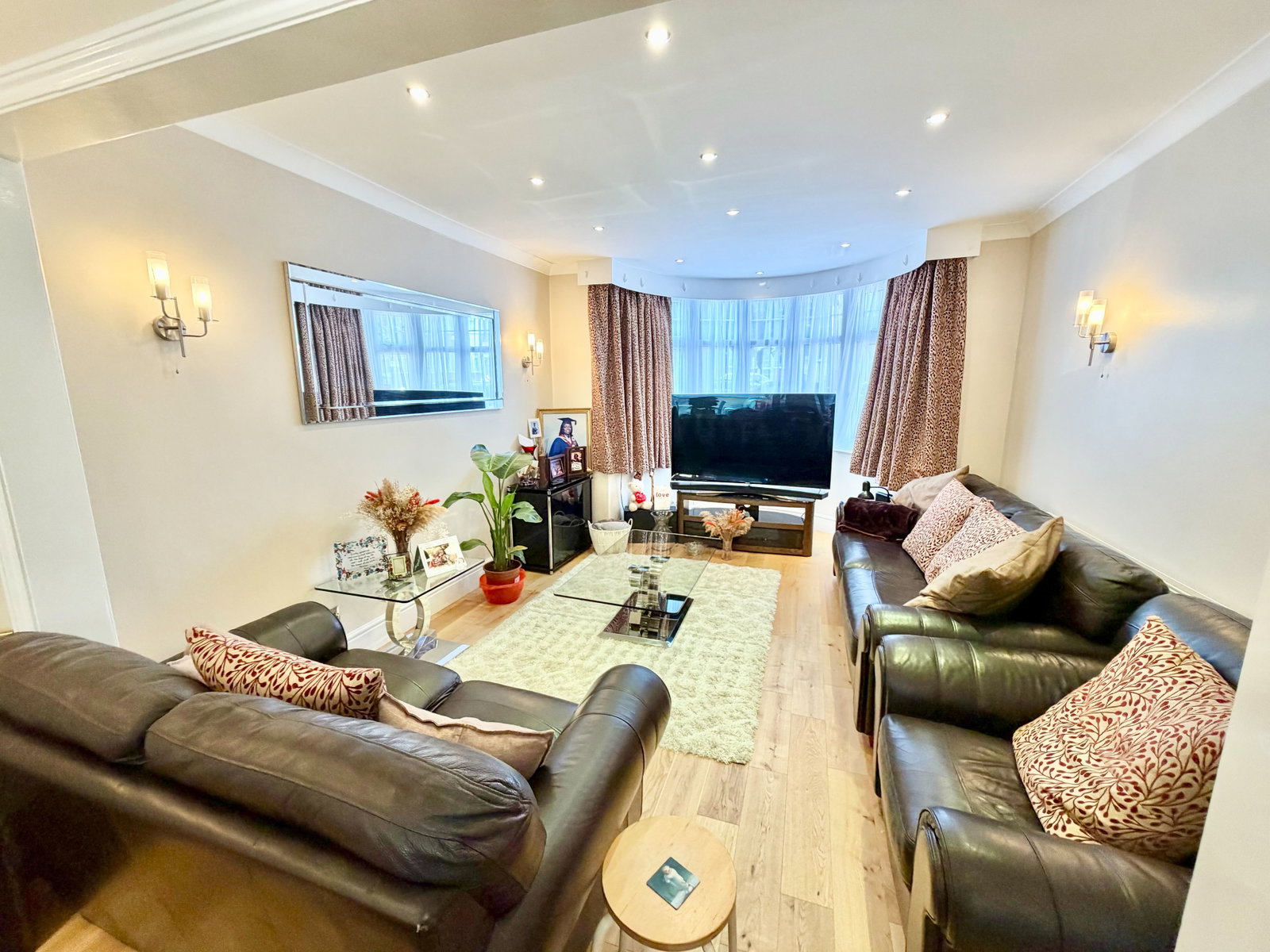 Semi Detached House in London 5