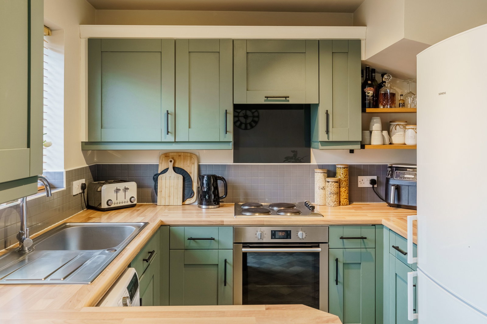 Semi Detached House in Barlow