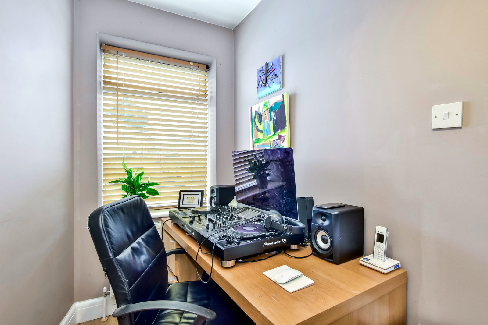 Semi Detached House in Abbots Langley