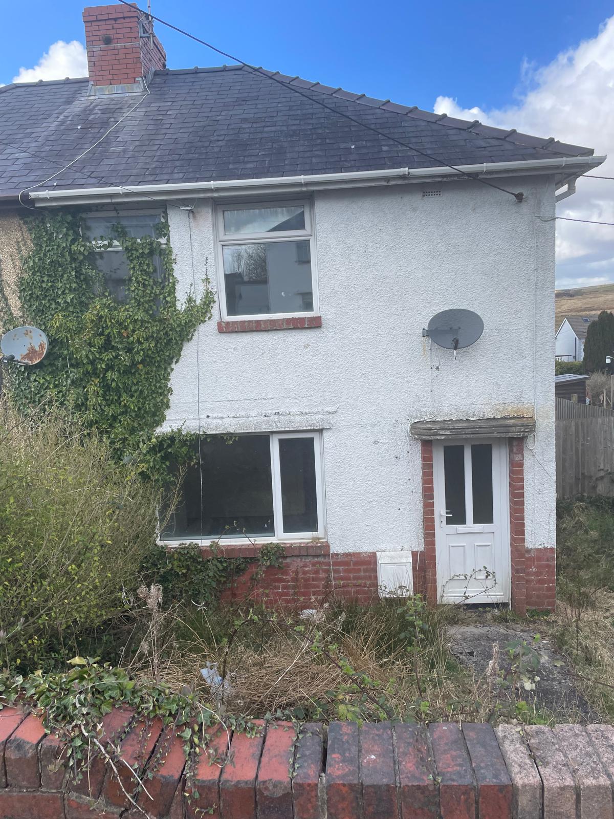 Semi Detached House in Neath