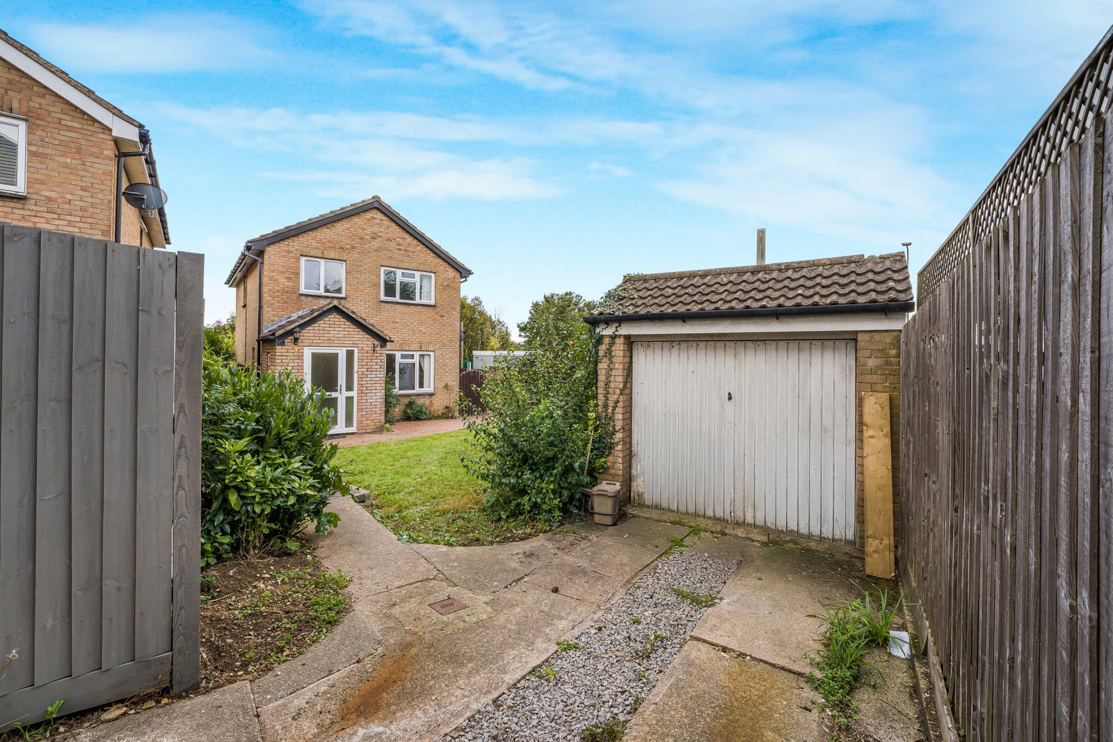 Detached House in Cardiff