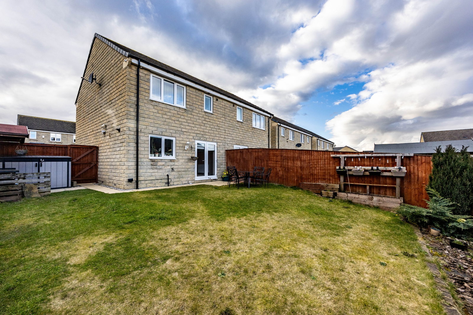 Semi Detached House in Huddersfield