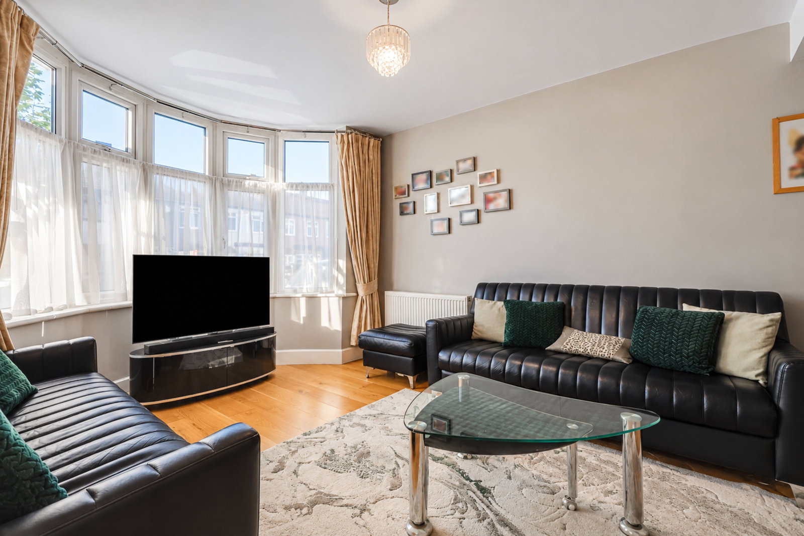 End Of Terrace House for sale in Hornchurch, Stafford Avenue, Hornchurch, RM11