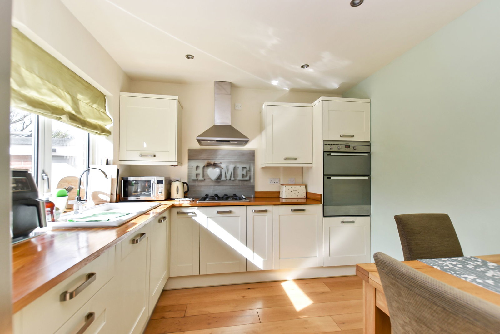 Detached House in Leeds