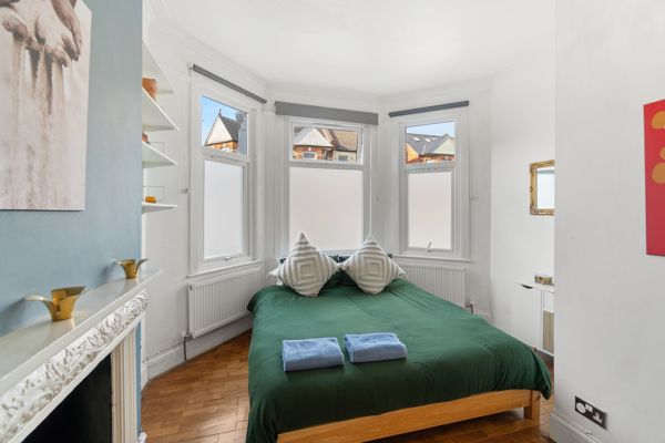 Flat for sale in London, Olive Road, London, NW2 6UU, 780 m²