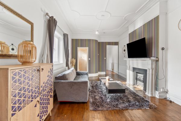 Flat for sale in London, Olive Road, London, NW2 6UU, 780 m²