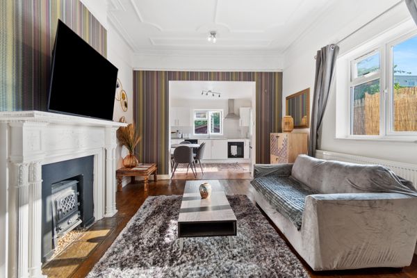 Flat for sale in London, Olive Road, London, NW2 6UU, 780 m²