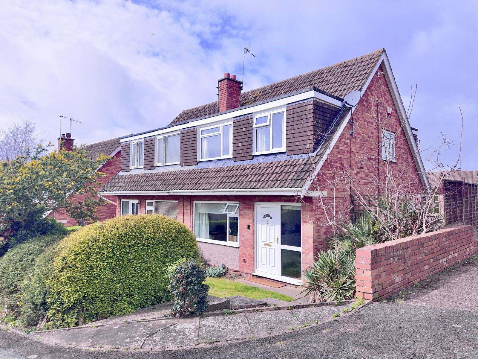 Semi Detached House in Cheltenham