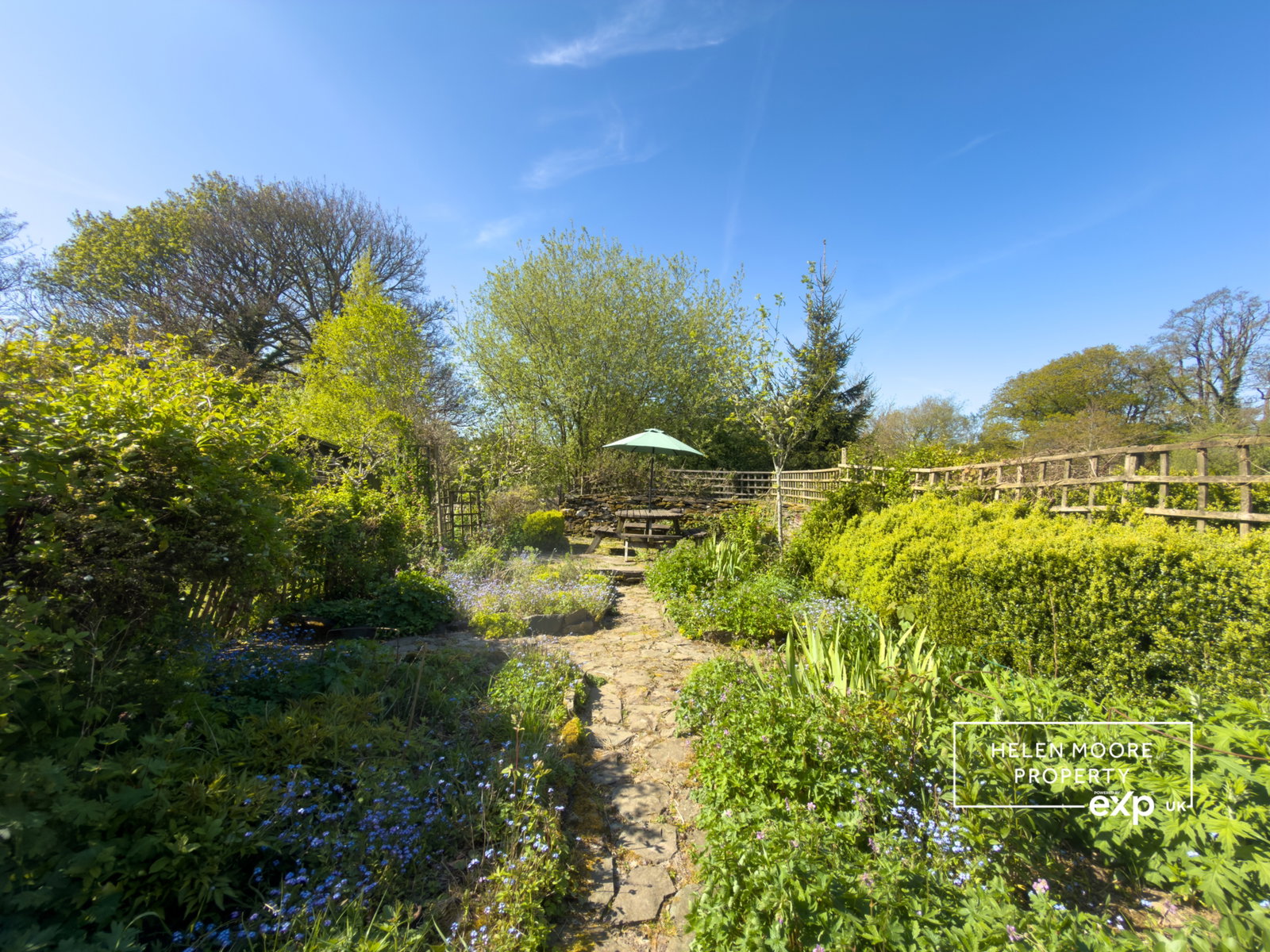 Detached House in South Brent