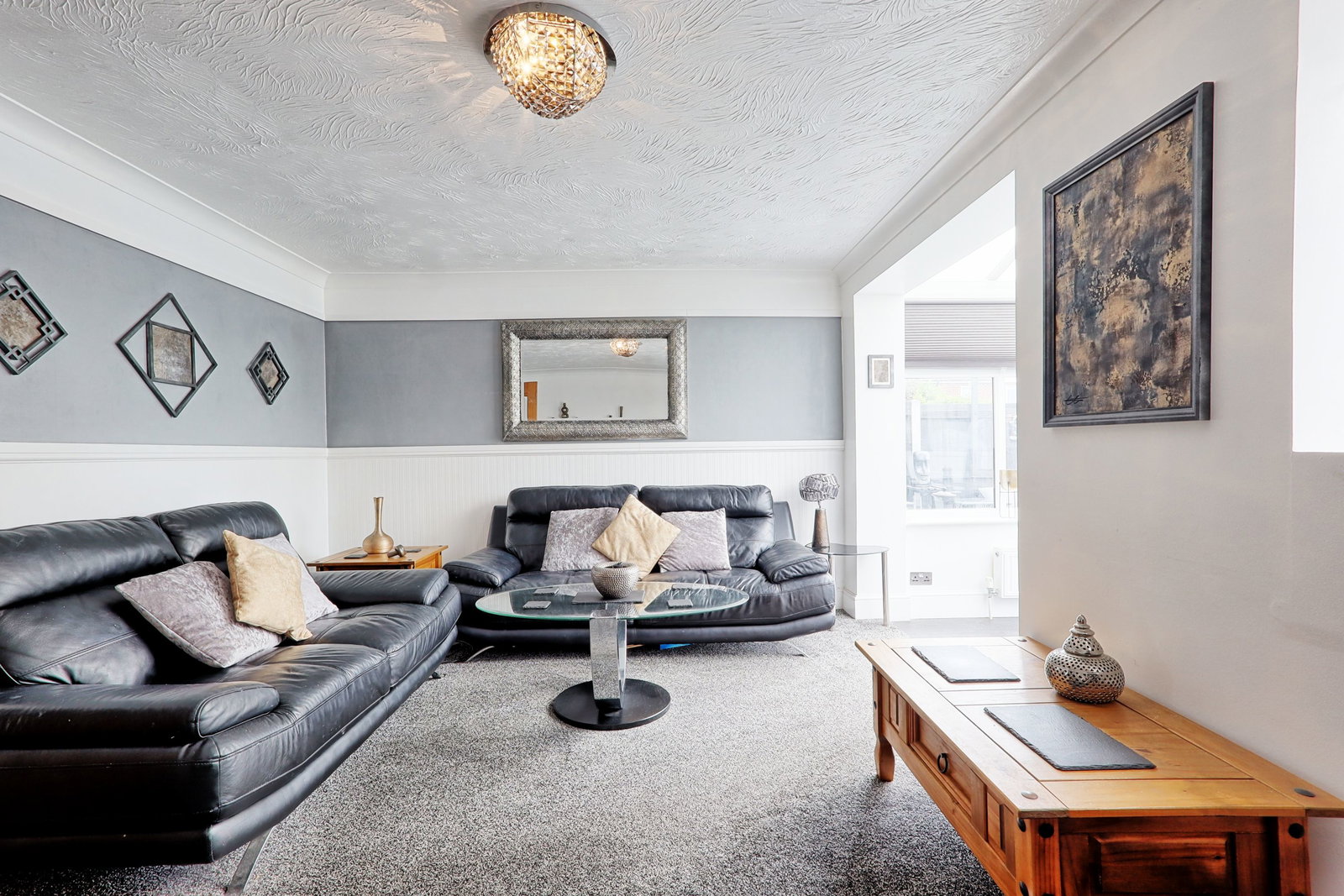 Semi Detached House in South Ockendon