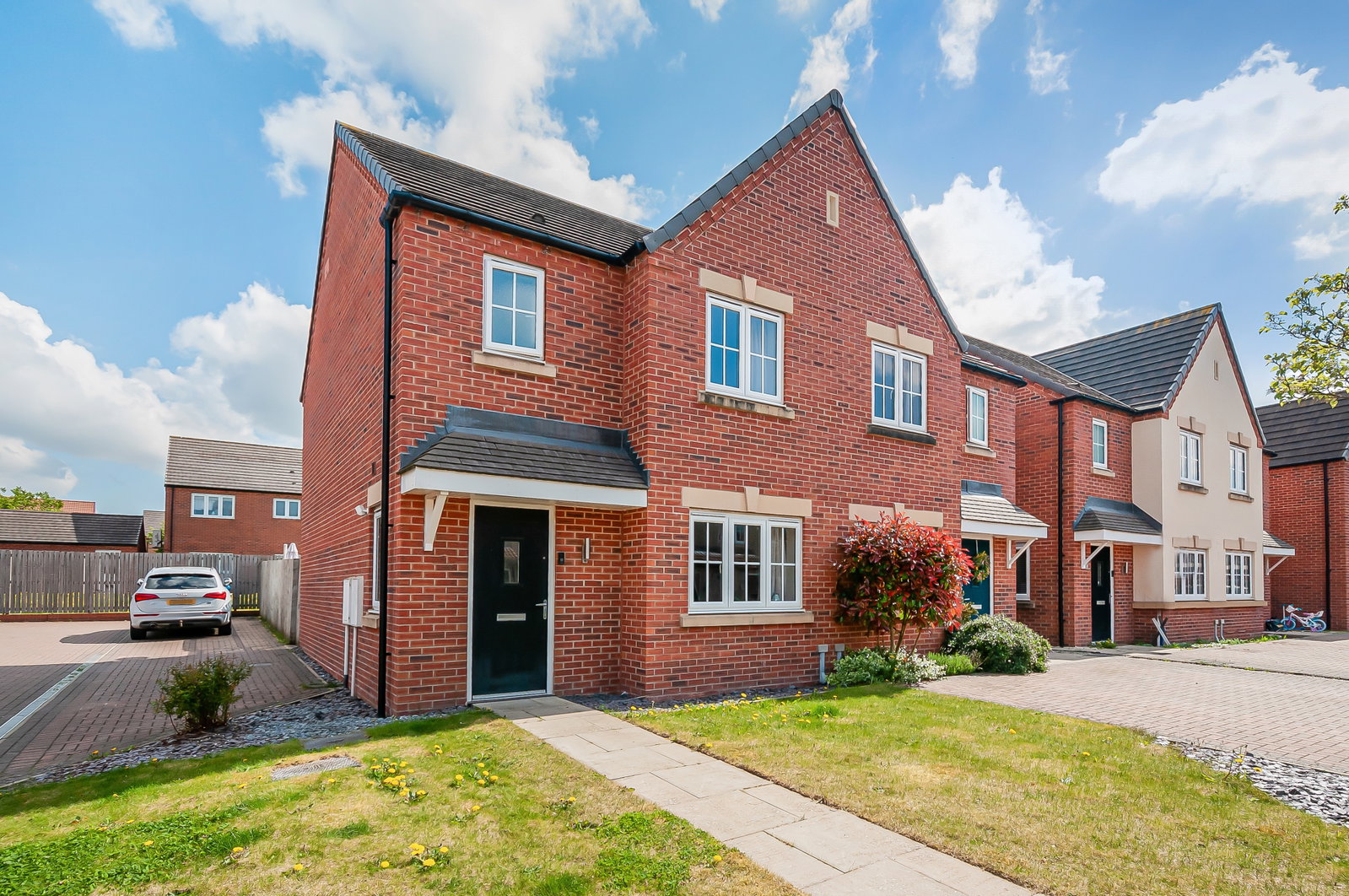 Semi Detached House in York