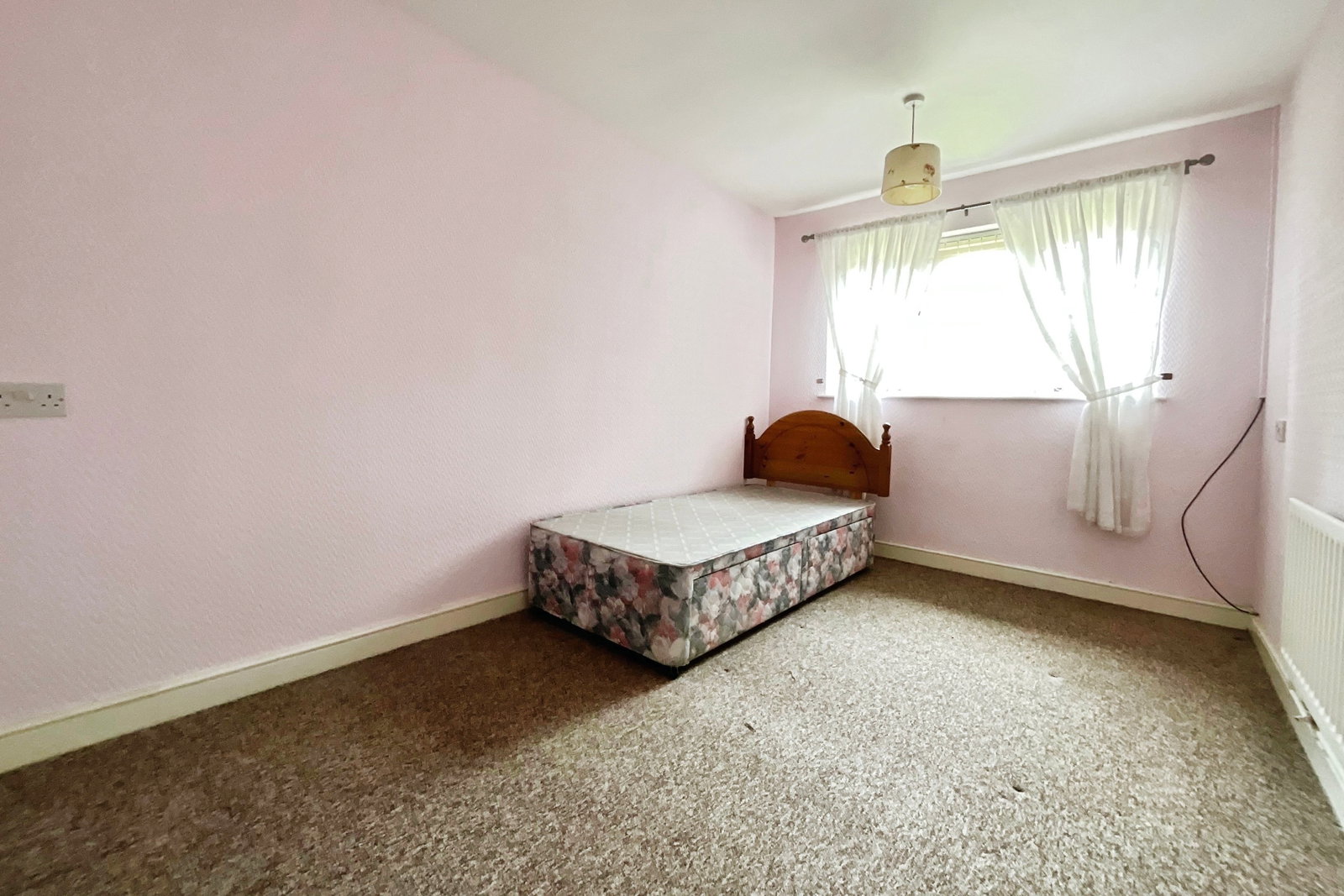 Semi Detached Bungalow in Leicester