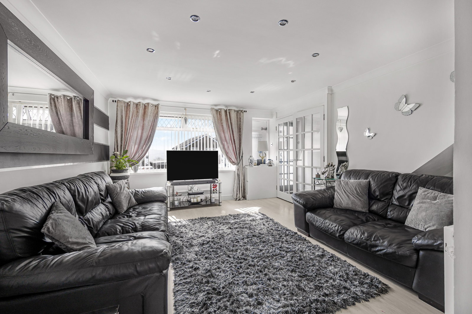 Semi Detached House in Caerphilly