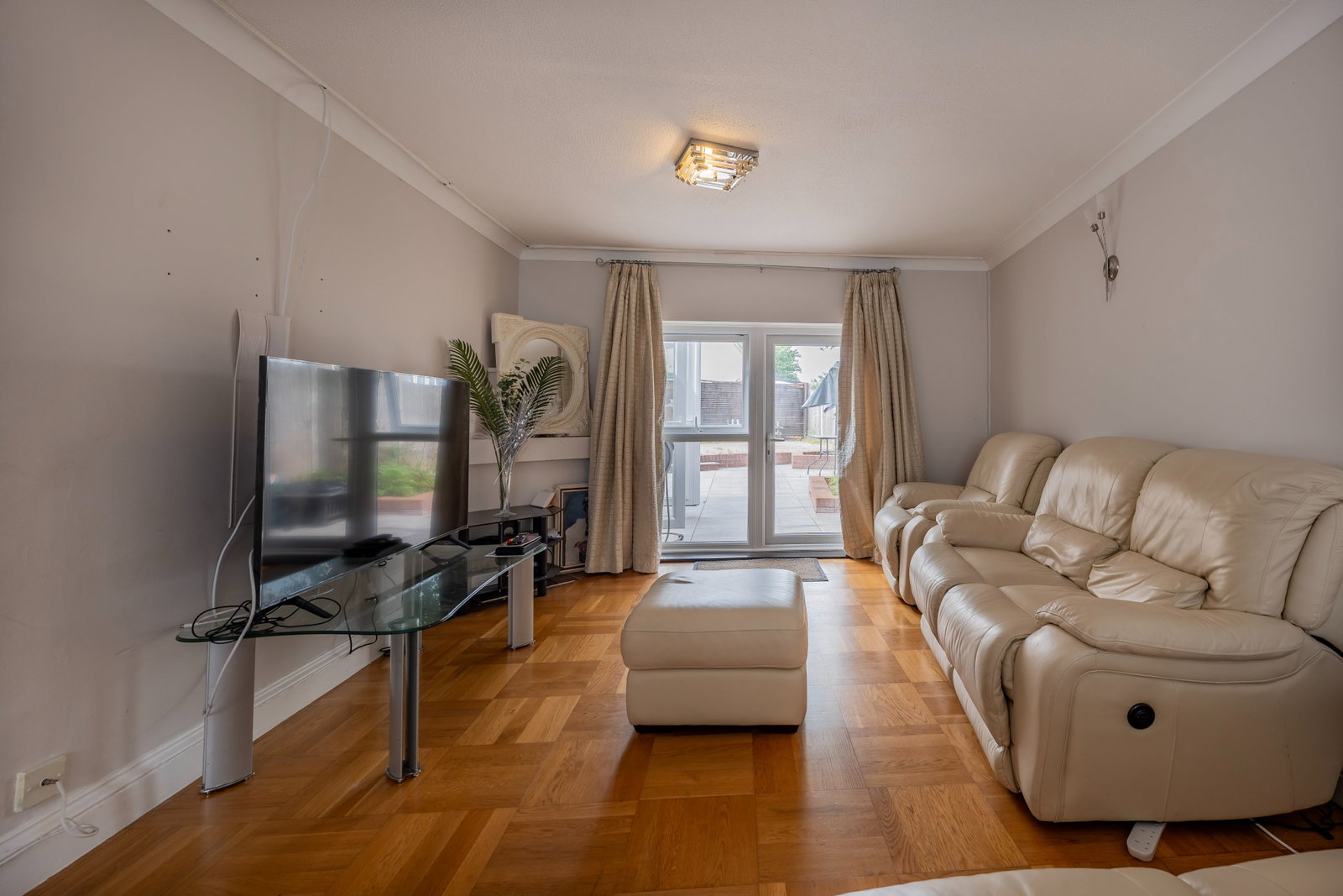 Semi Detached House in Basildon