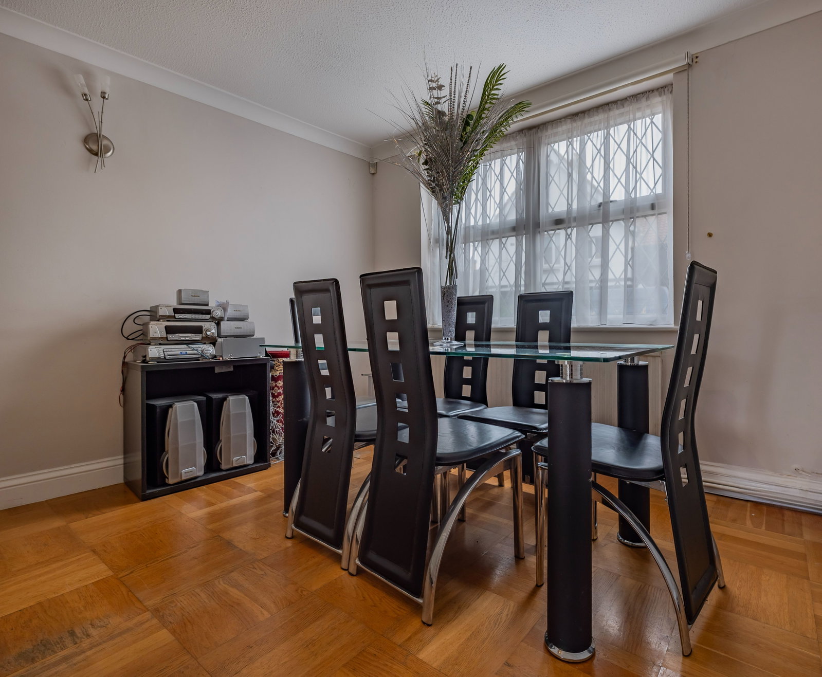 Semi Detached House in Basildon