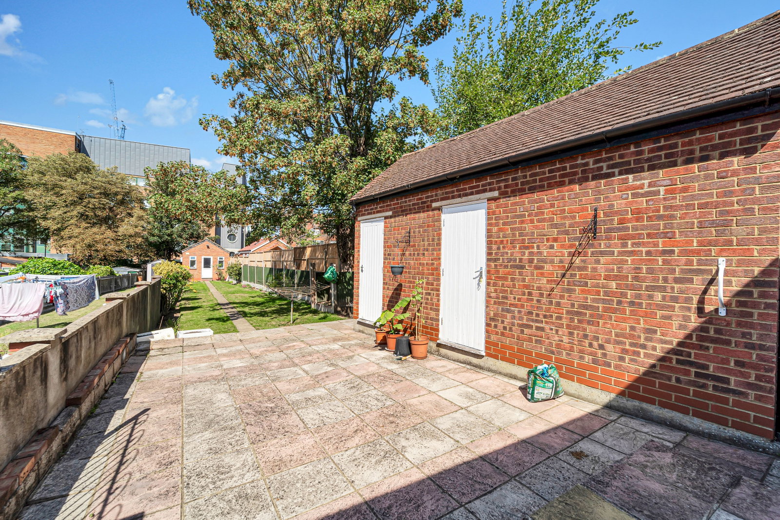 Semi Detached House for sale in London, Brunswick Road, Ealing, W5, 1634 m²