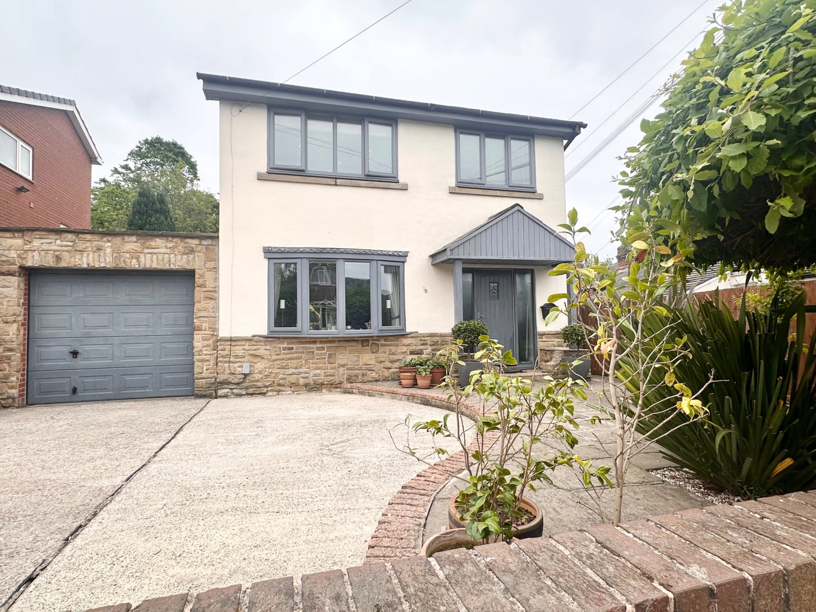 Detached House in Wakefield