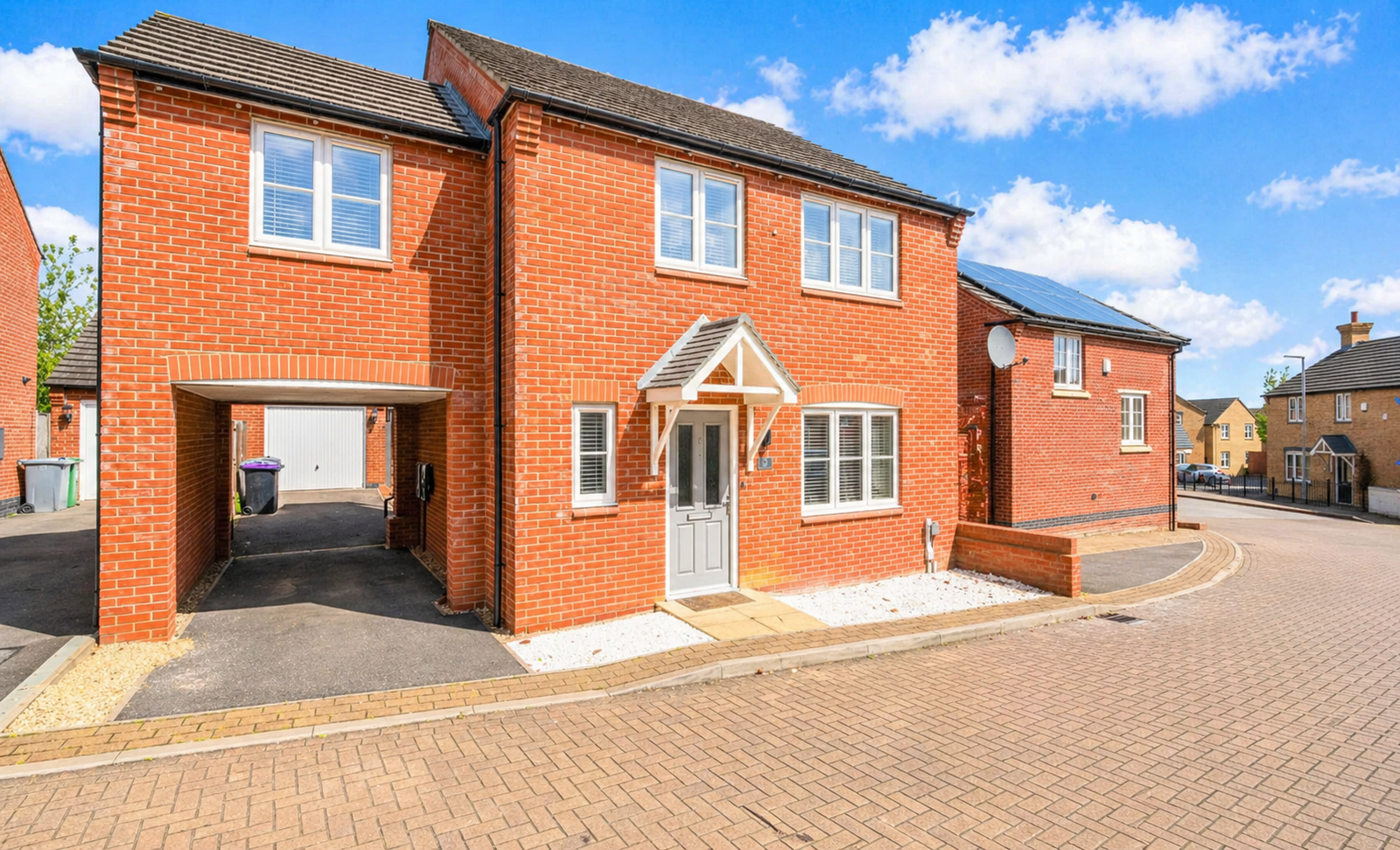 Detached House in Grantham