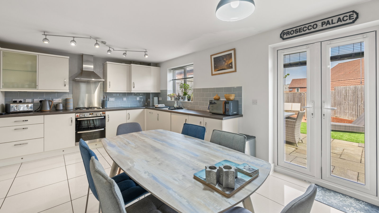 Detached House for sale in Grantham, Bamburgh Close in Grantham, 1170 m²