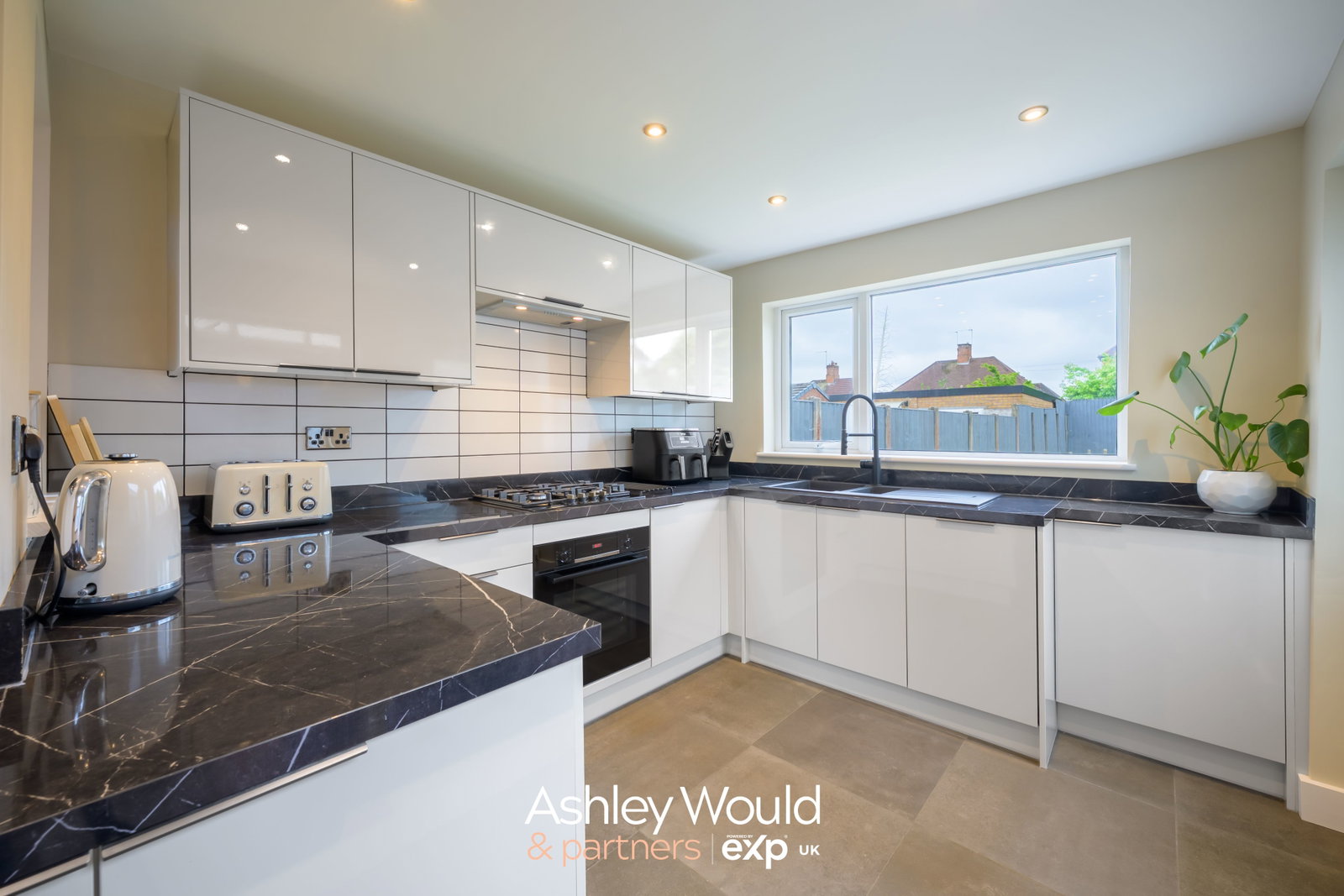 Semi Detached House in Oldbury