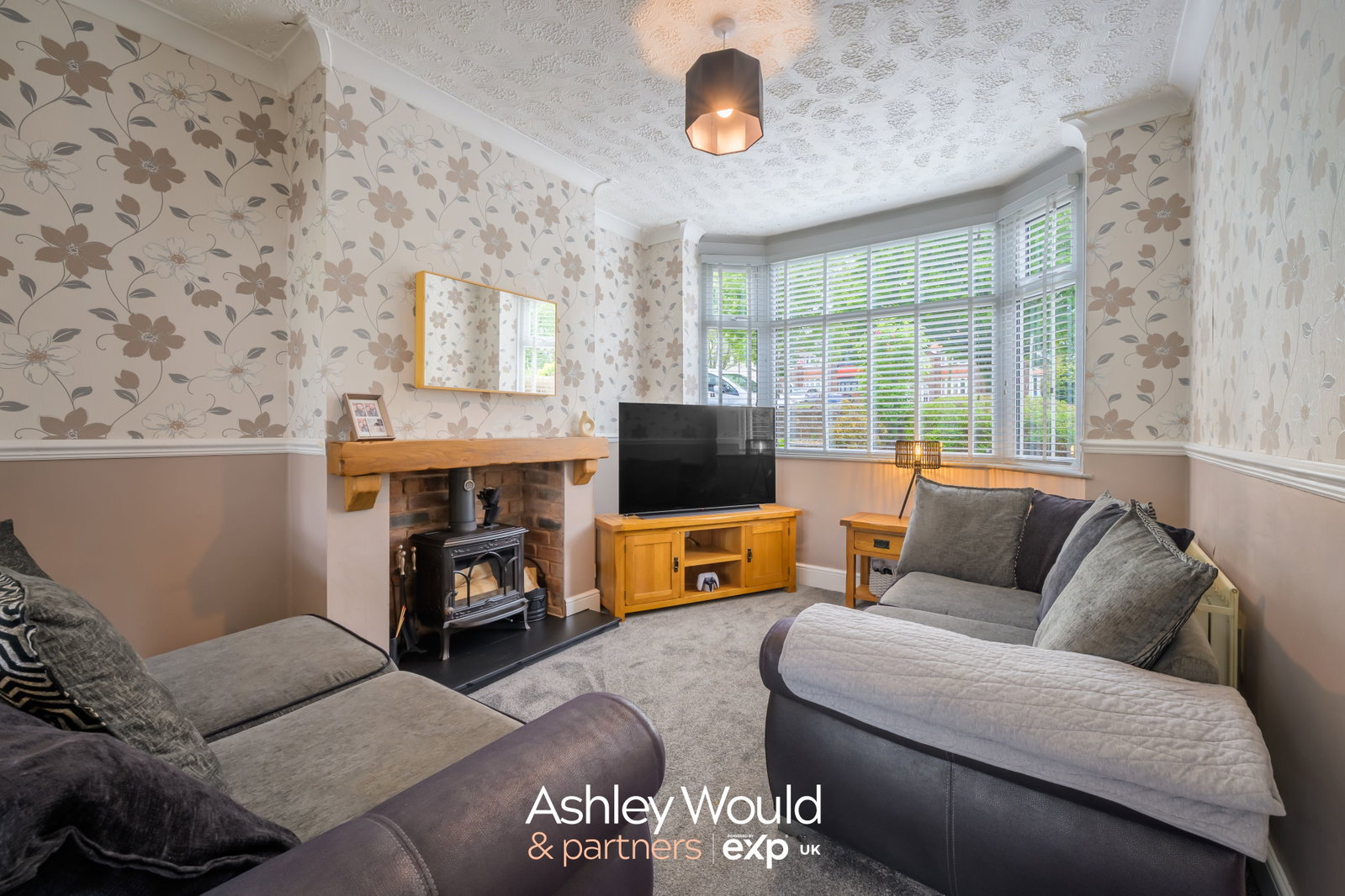Semi Detached House in Oldbury
