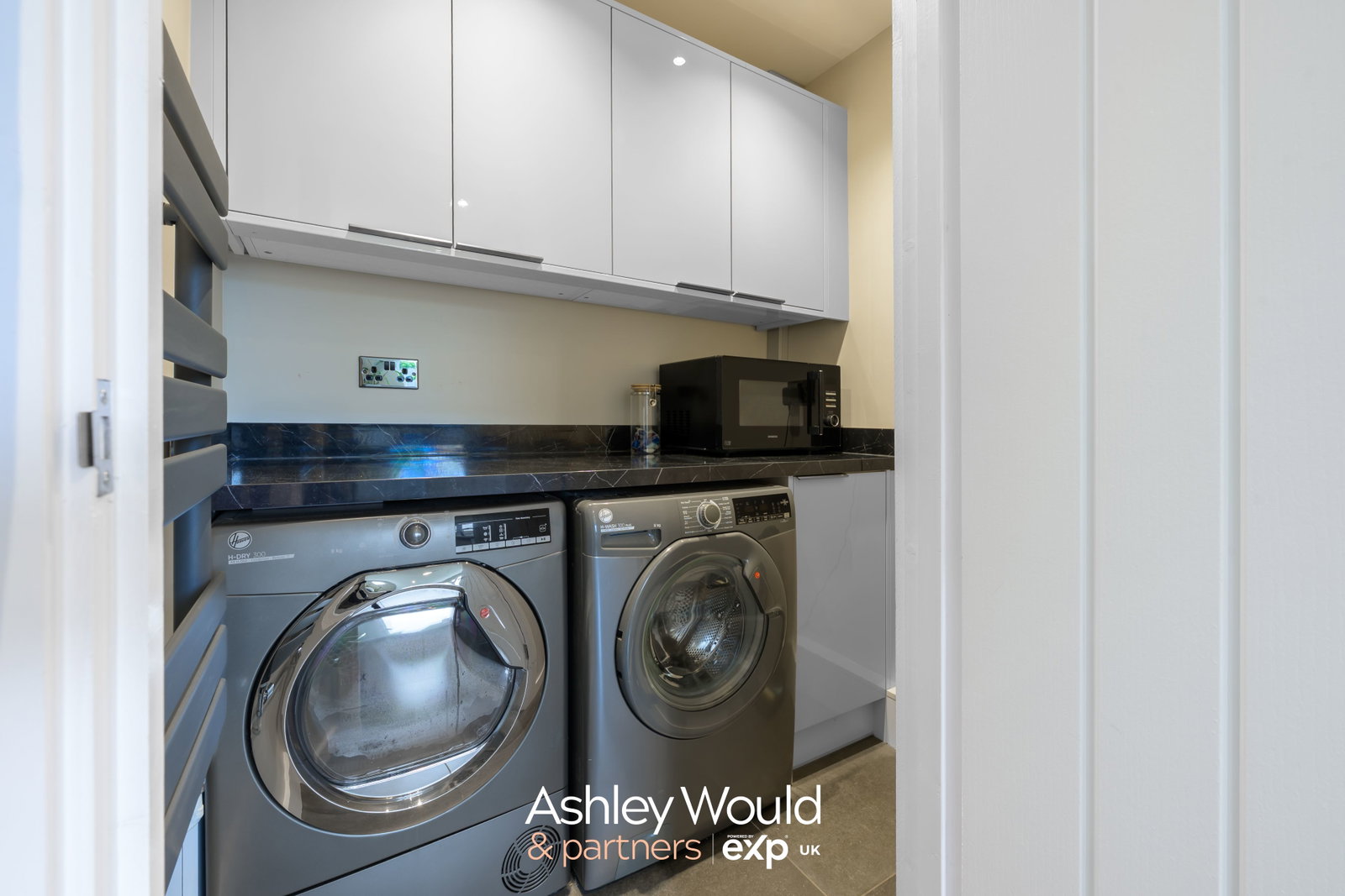 Semi Detached House in Oldbury