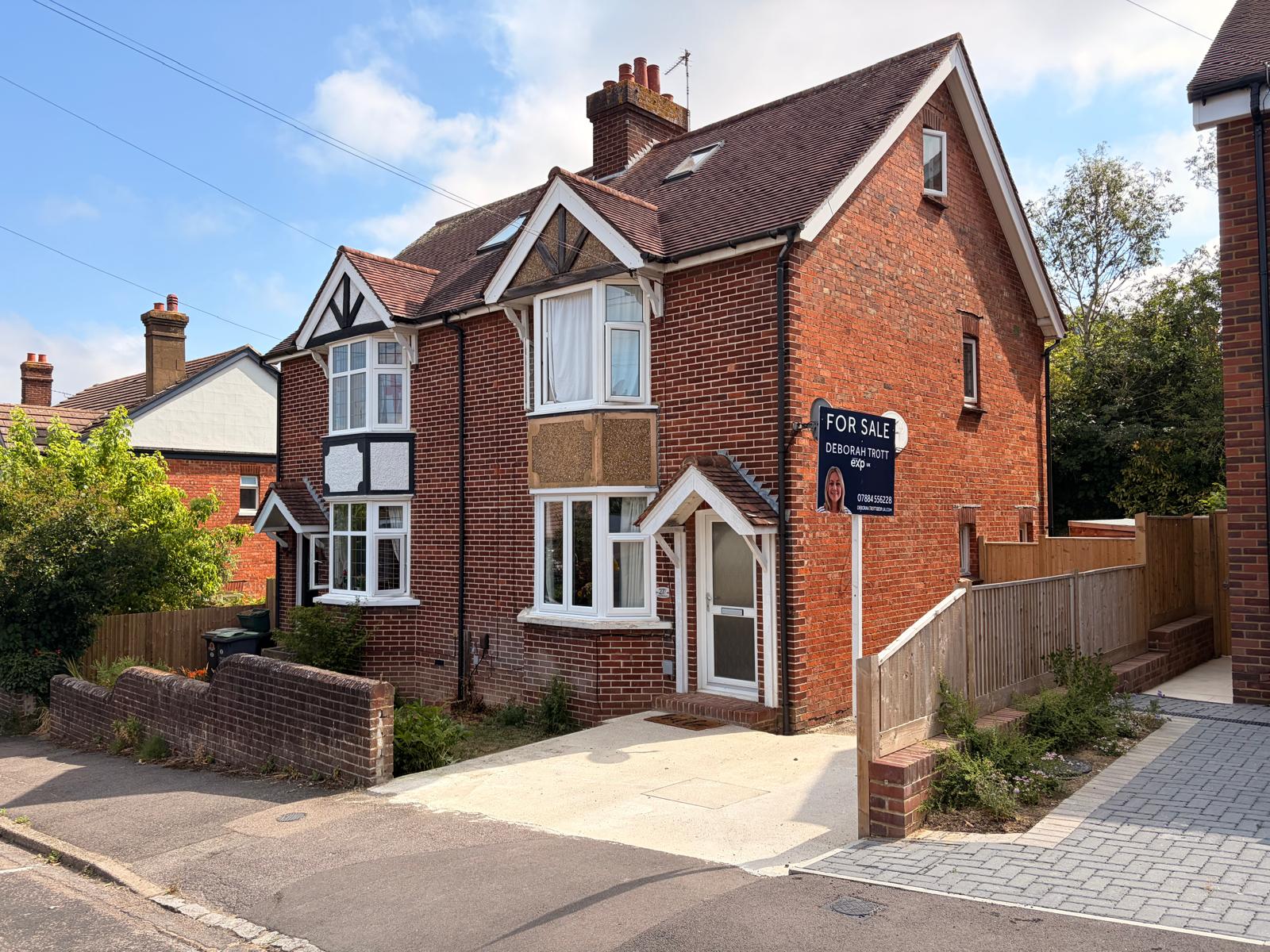 Semi Detached House in Tonbridge