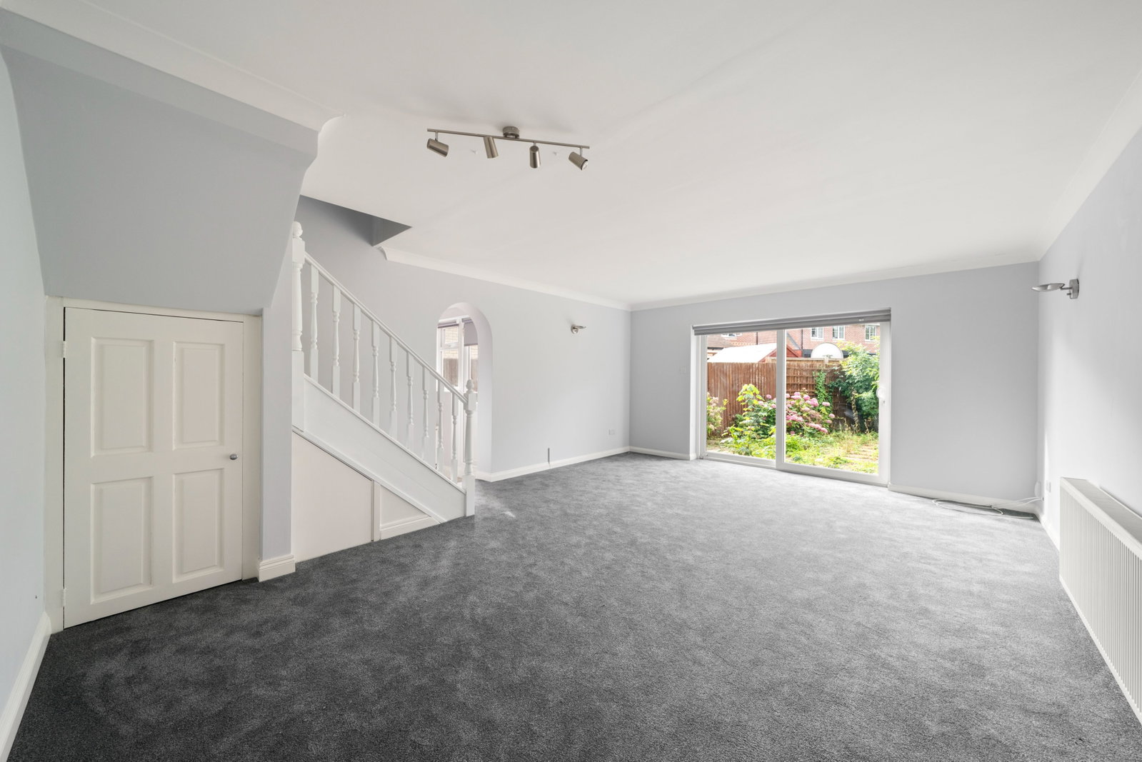 Detached House in Walton-on-thames
