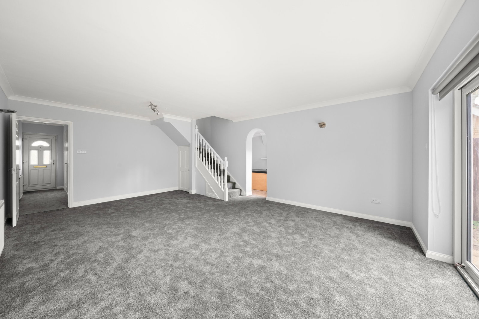 Detached House in Walton-on-thames