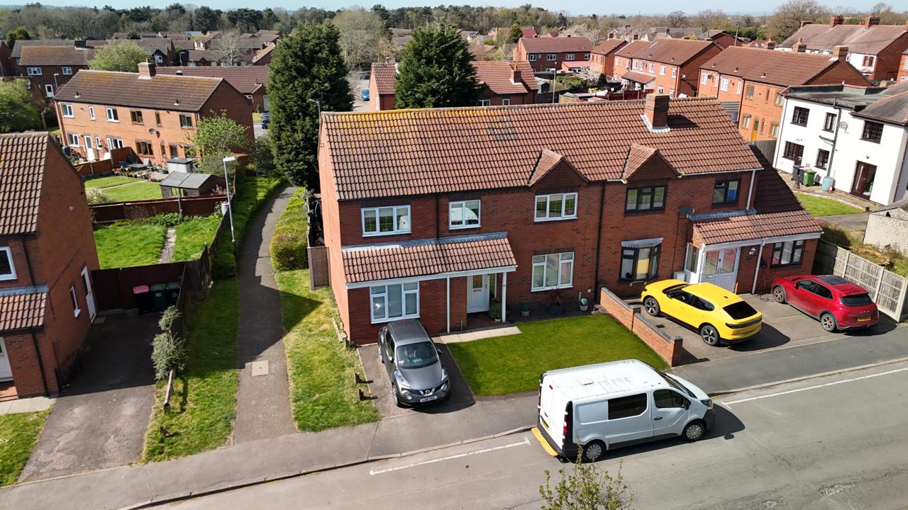 Semi Detached House in Atherstone