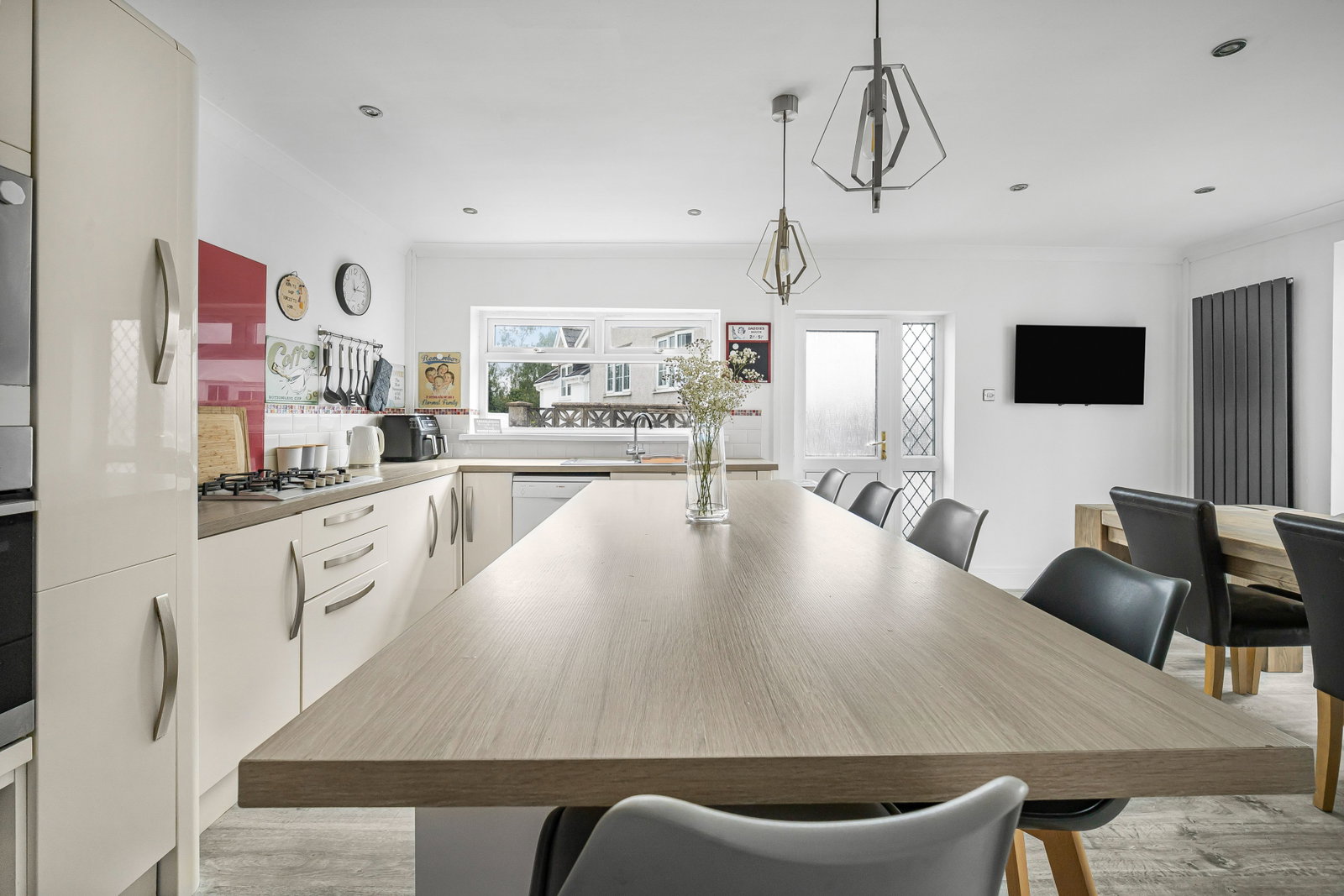 Detached House in Caerphilly
