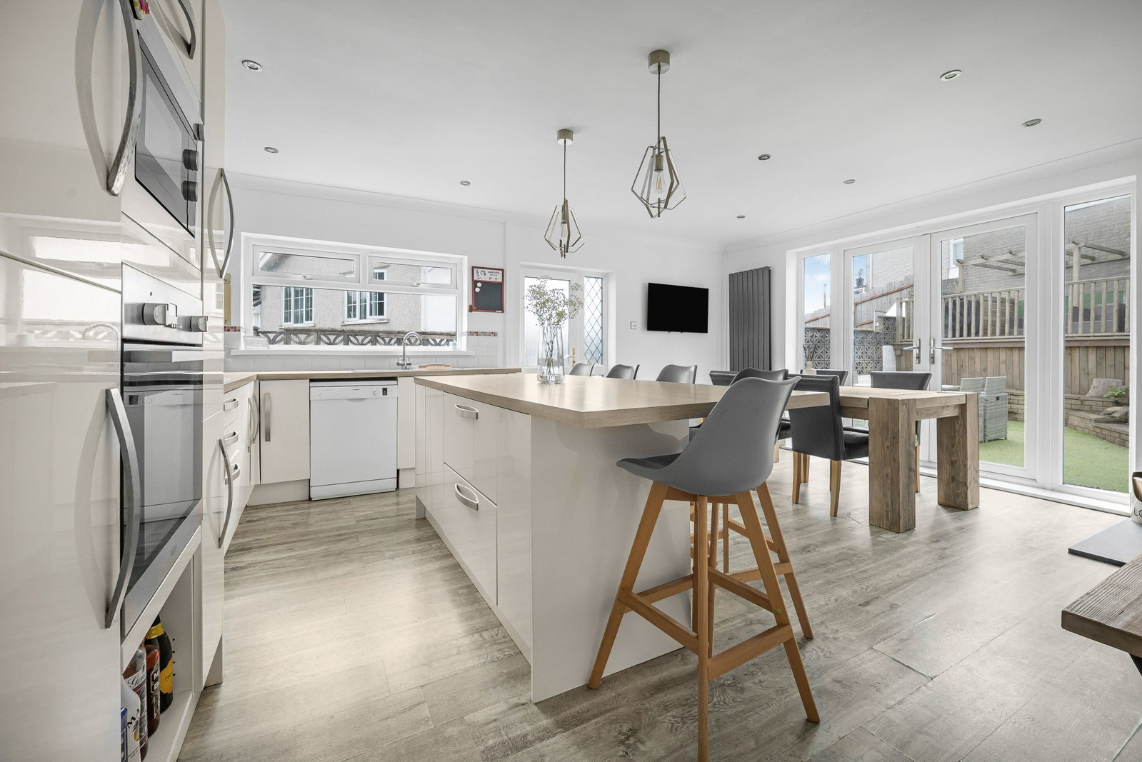 Detached House in Caerphilly
