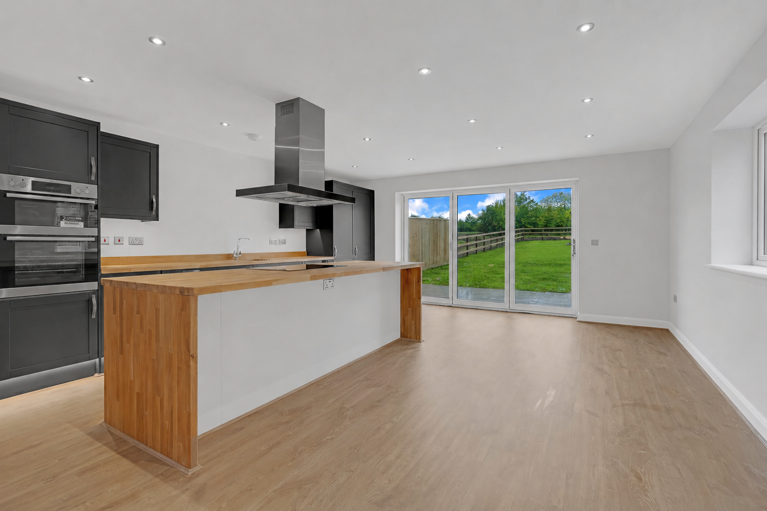 Detached House in Gloucester