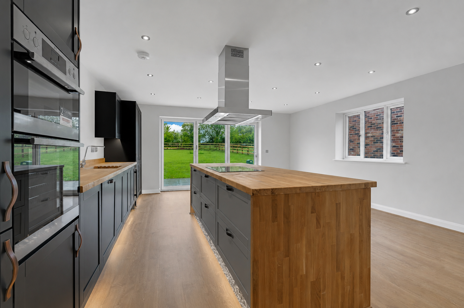 Detached House in Gloucester