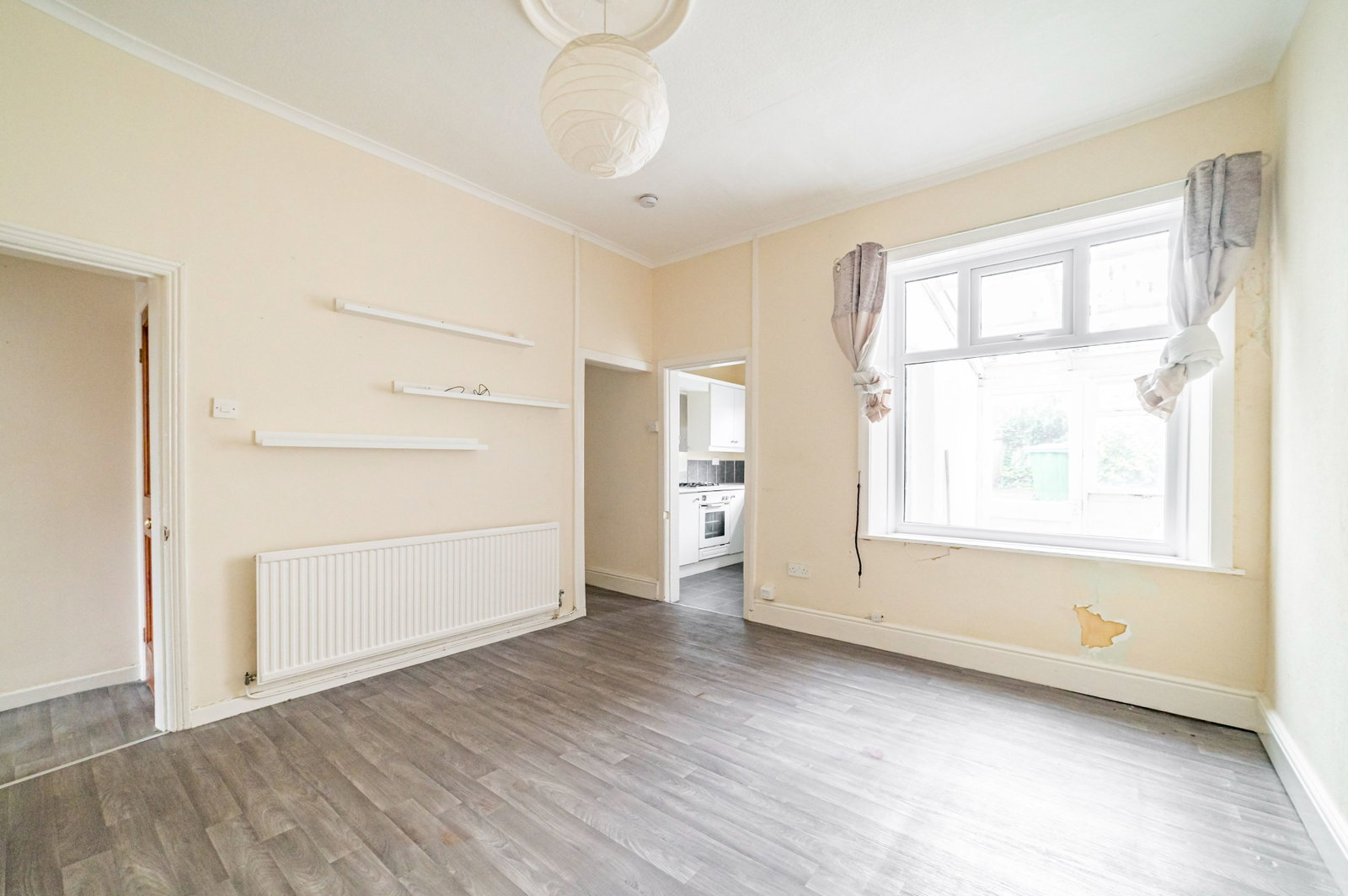 Terraced House for sale in Heywood, Rochdale Road East, Heywood, OL10 1QJ