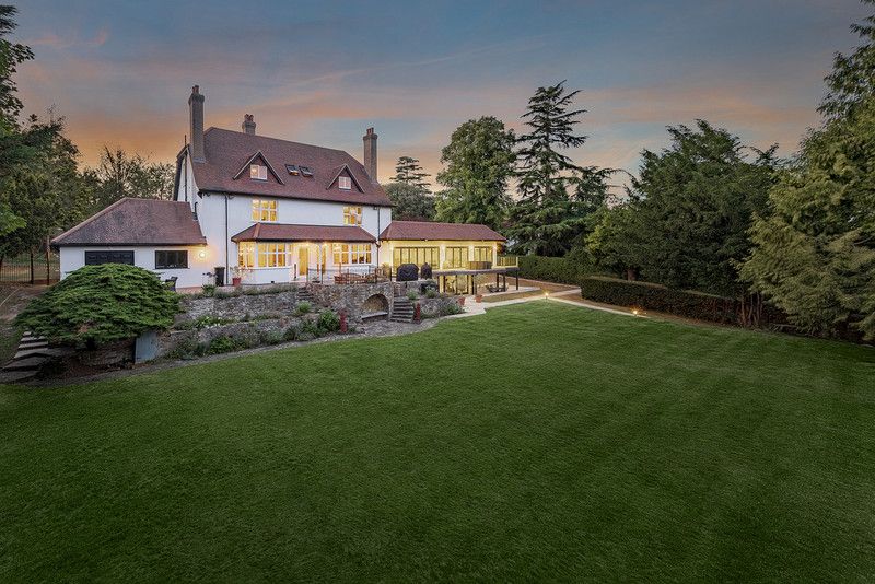 Detached House for sale in Purley, Webb Estate, Purley, Surrey, 9000 m²