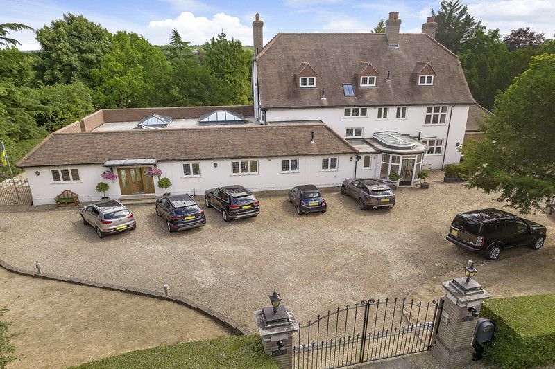 Detached House in Purley