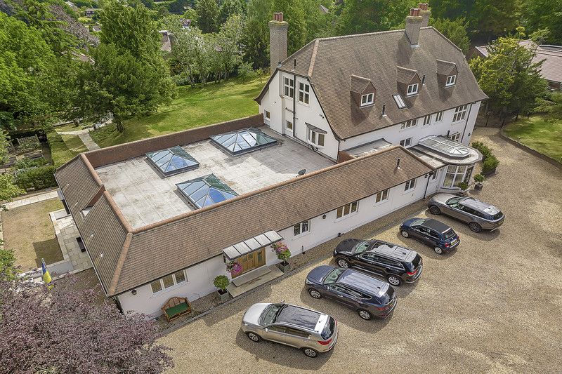 Detached House in Purley